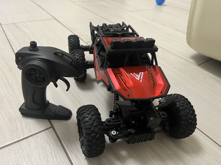 Машинка на пульті