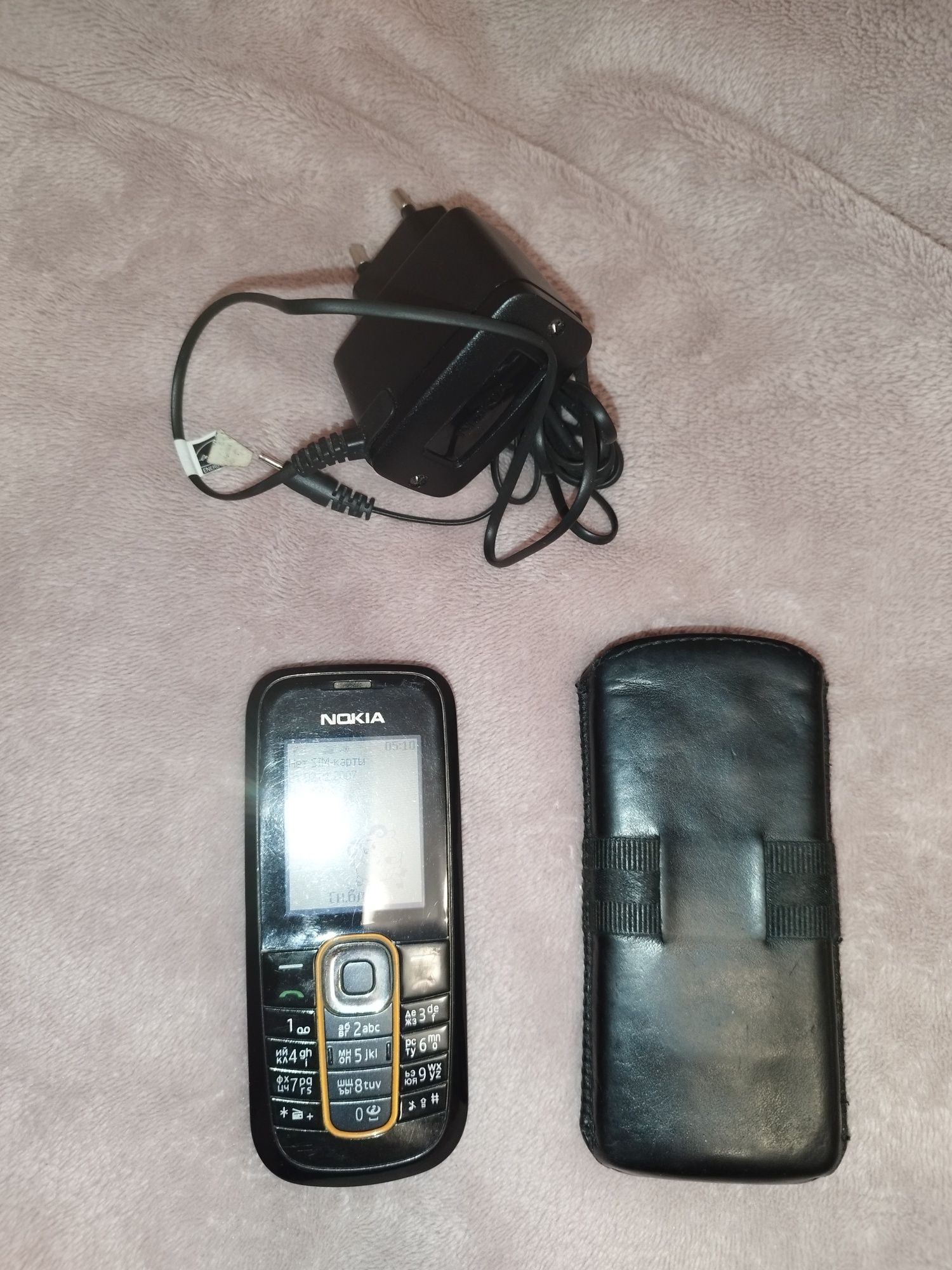 2 retro telefony Nokia + ładowarka