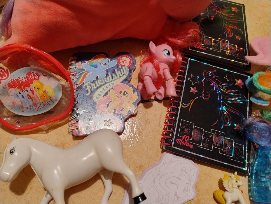 Kucyki -zestaw zabawek