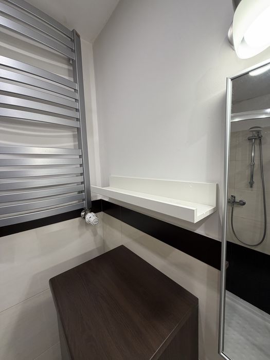 Meble Łazienkowe - szafka z umywalką, słupek, lustro