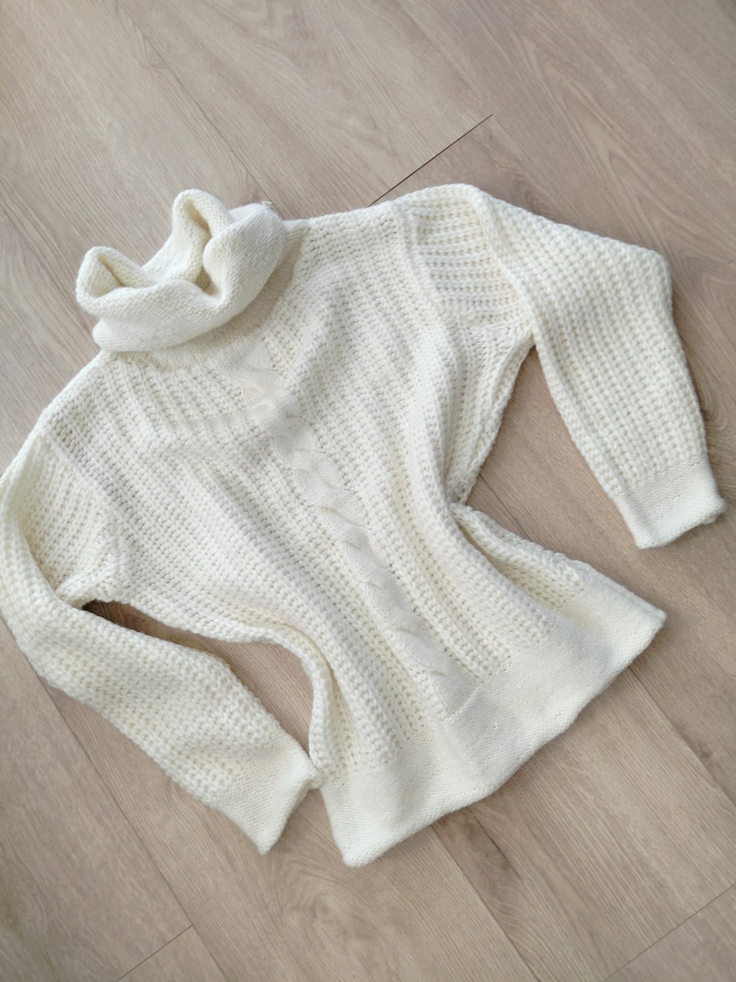 Ciepły sweter damski z golfem gruby splot 36/38