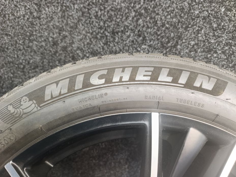 Пара  255/45R20 Michelin