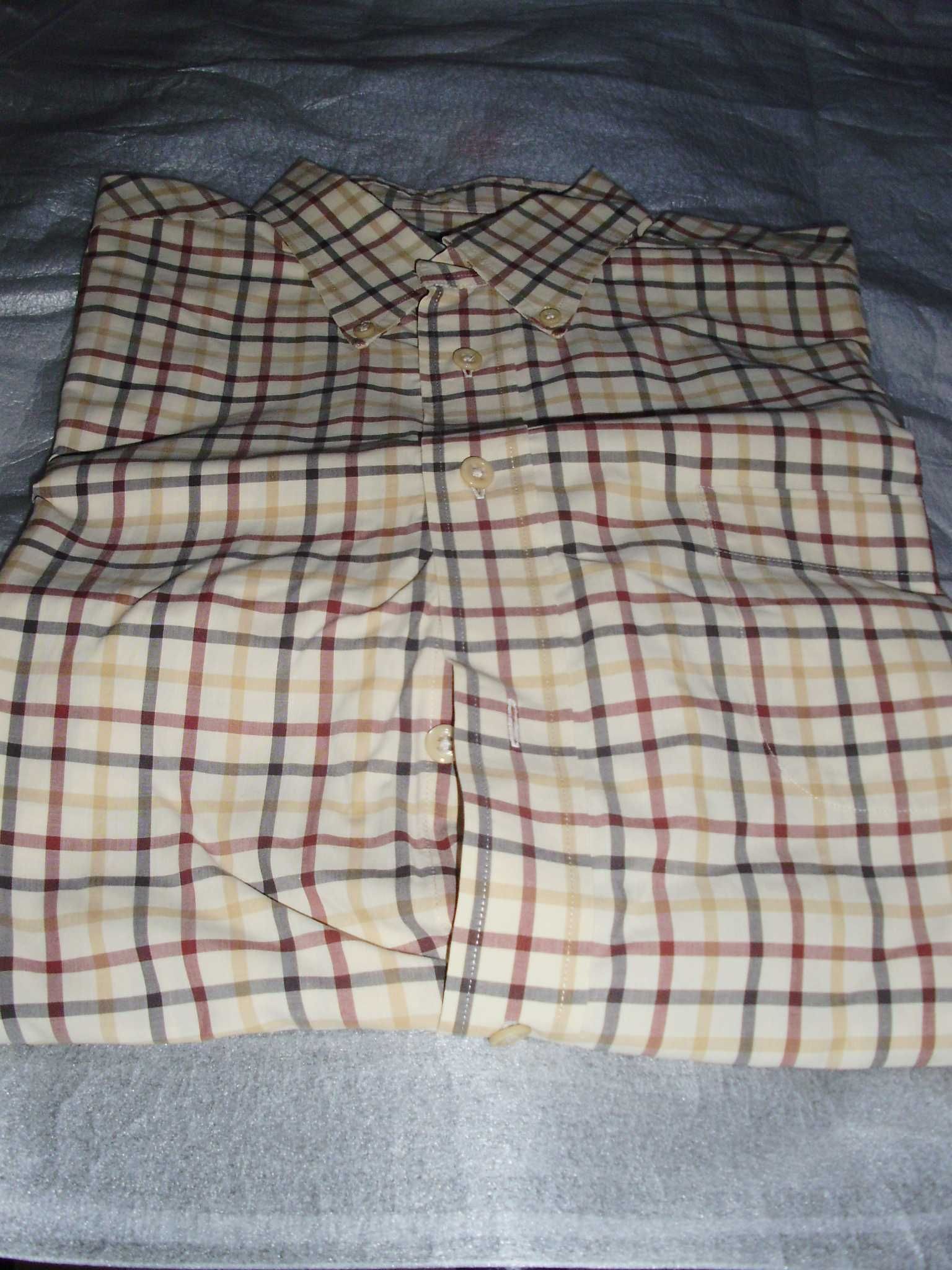 Camisa homem do CorteFiel - tam L-4 (3€ para desocupar)