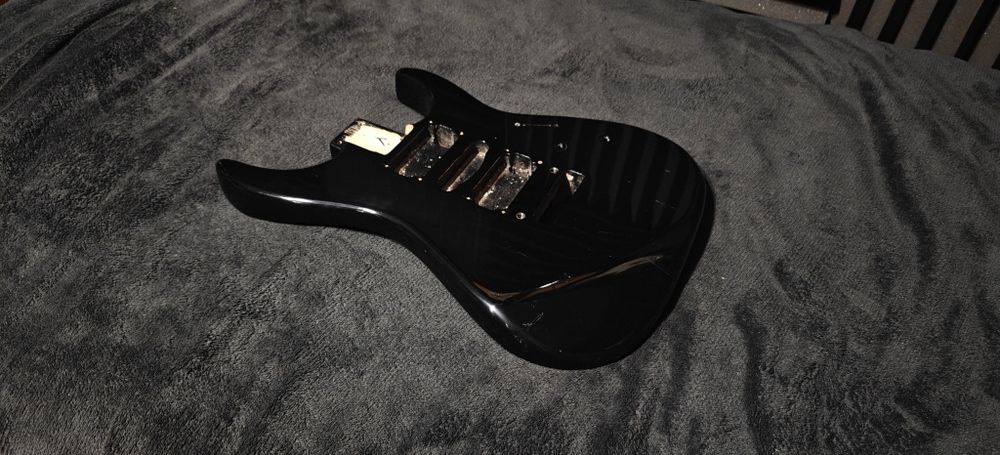 Korpus Gitary Elektrycznej Superstrat Fernandes Japonia Lata 80