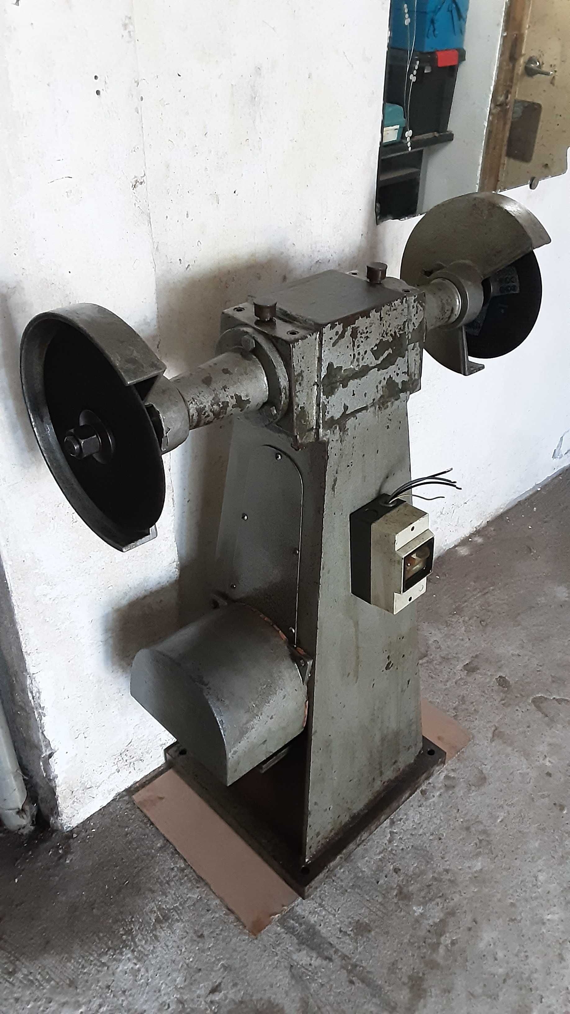 Vendo maquina de corte de pé motor trifásico