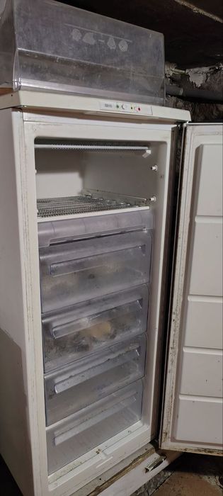 Морозильна камера Zanussi