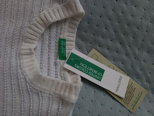 NOWY biały sweterek Benetton srebrna nitka 100cm XXS 3-4 lata milutki