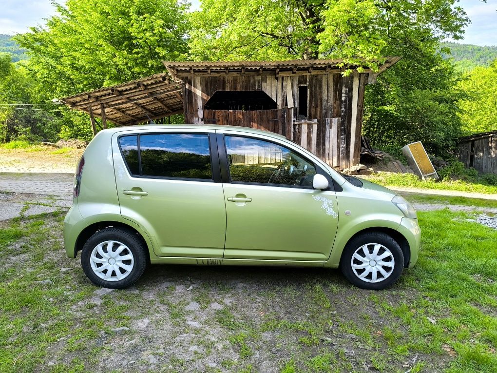 Daihatsu Sirion 1,3, automat, klima.