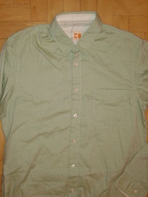 Продам рубашку Hugo Boss