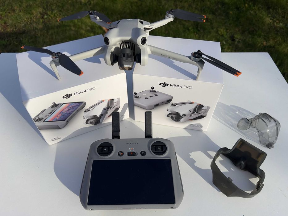 Dron DJI Mini 4 Pro (RC 2)