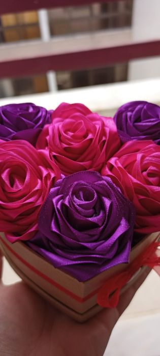 Caixas de rosas em cetim - Prenda Eterna