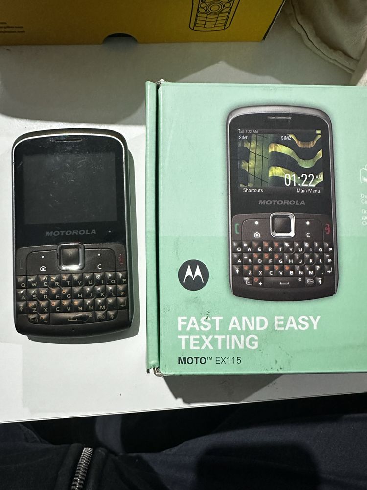 Motorola Moto EX 115 Qwerty z duzl sim.