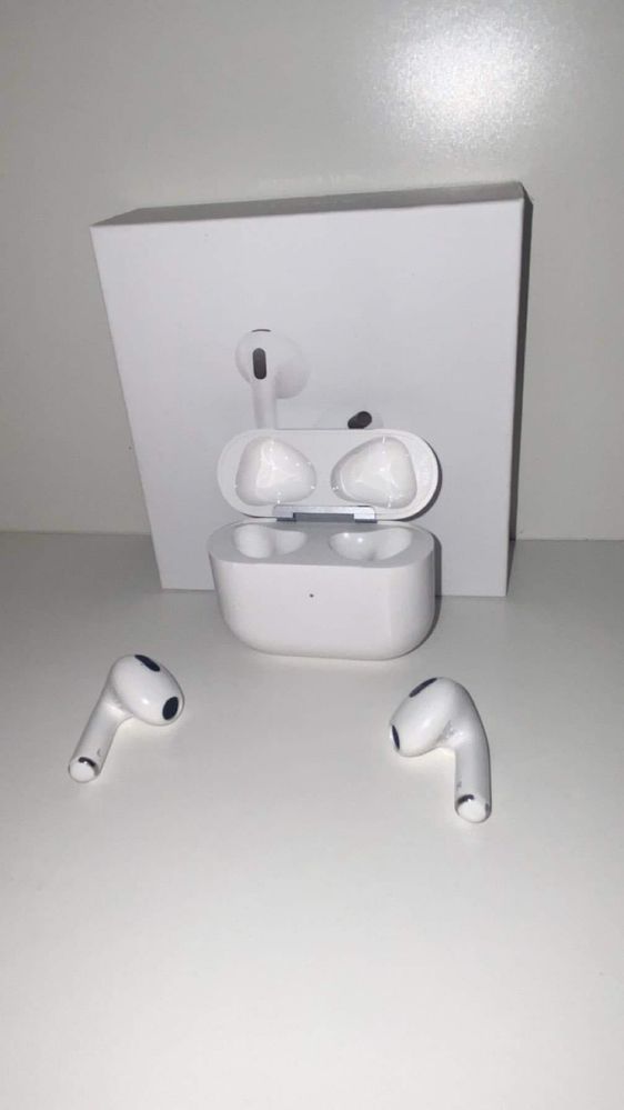 Słuchawki AirPods 3 generacji.