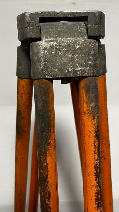 Statyw geodezyjny trójnóg retro loft vintage lata 60’ 70’ ciężki