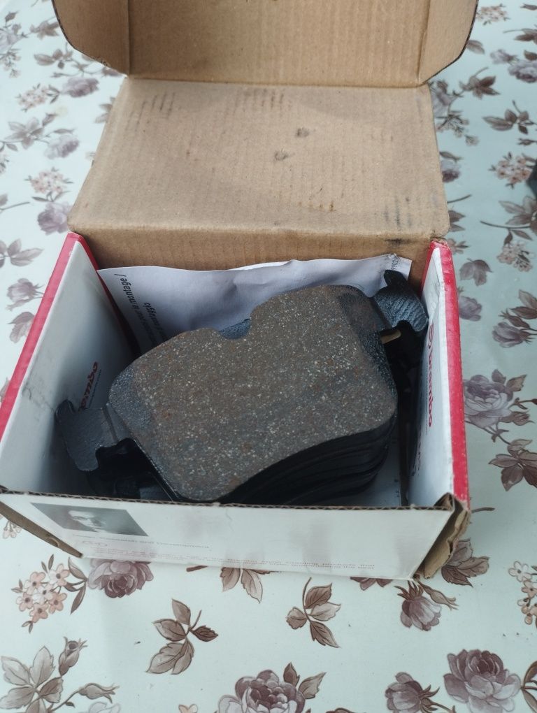 Гальмівні колодоки Volvo xc90 Brembo P86029 P86027