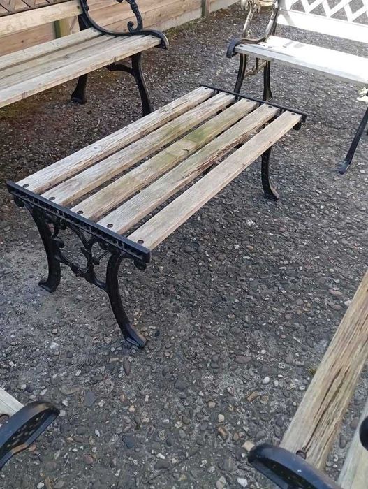 Zestawy ozdobnych mebli ogrodowych, ciężki metal i drewno. 1000zł