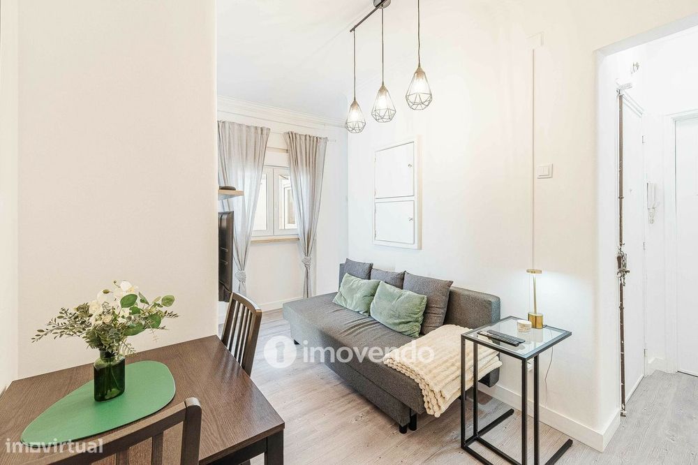 Apartamento T1+1 com terraço de 27m², no Pendão, em Queluz