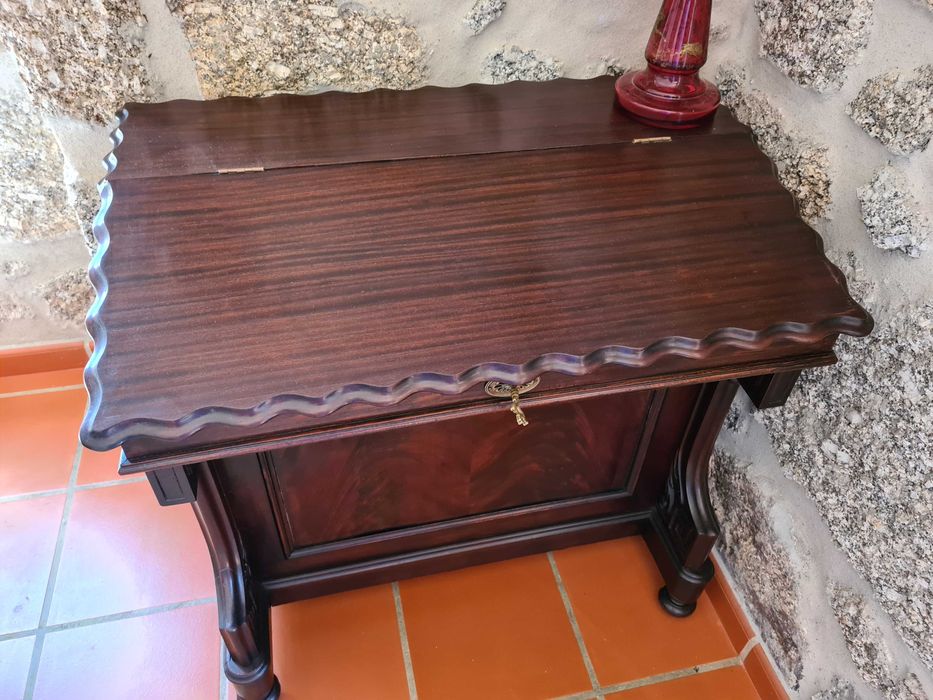 Secretária Davenport de madeira