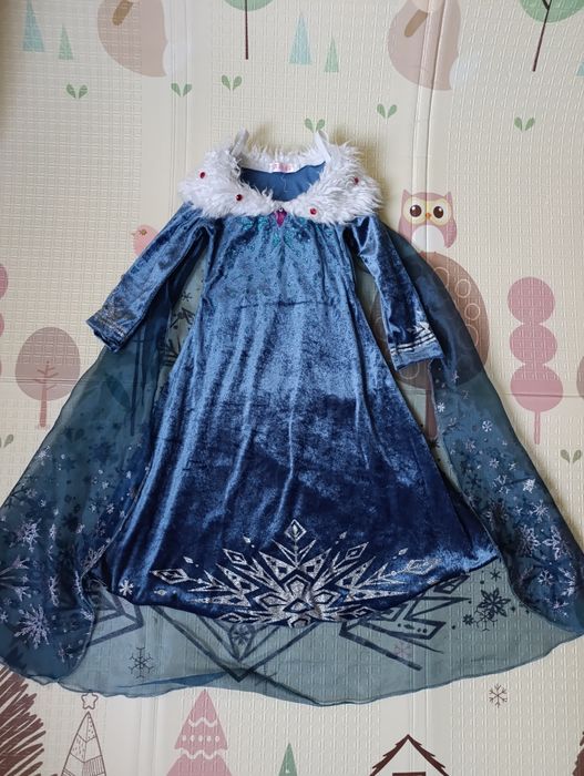 Дуже гарні карнавальні плаття. Відьми на Хеллоуін, принцеси Дісней 98