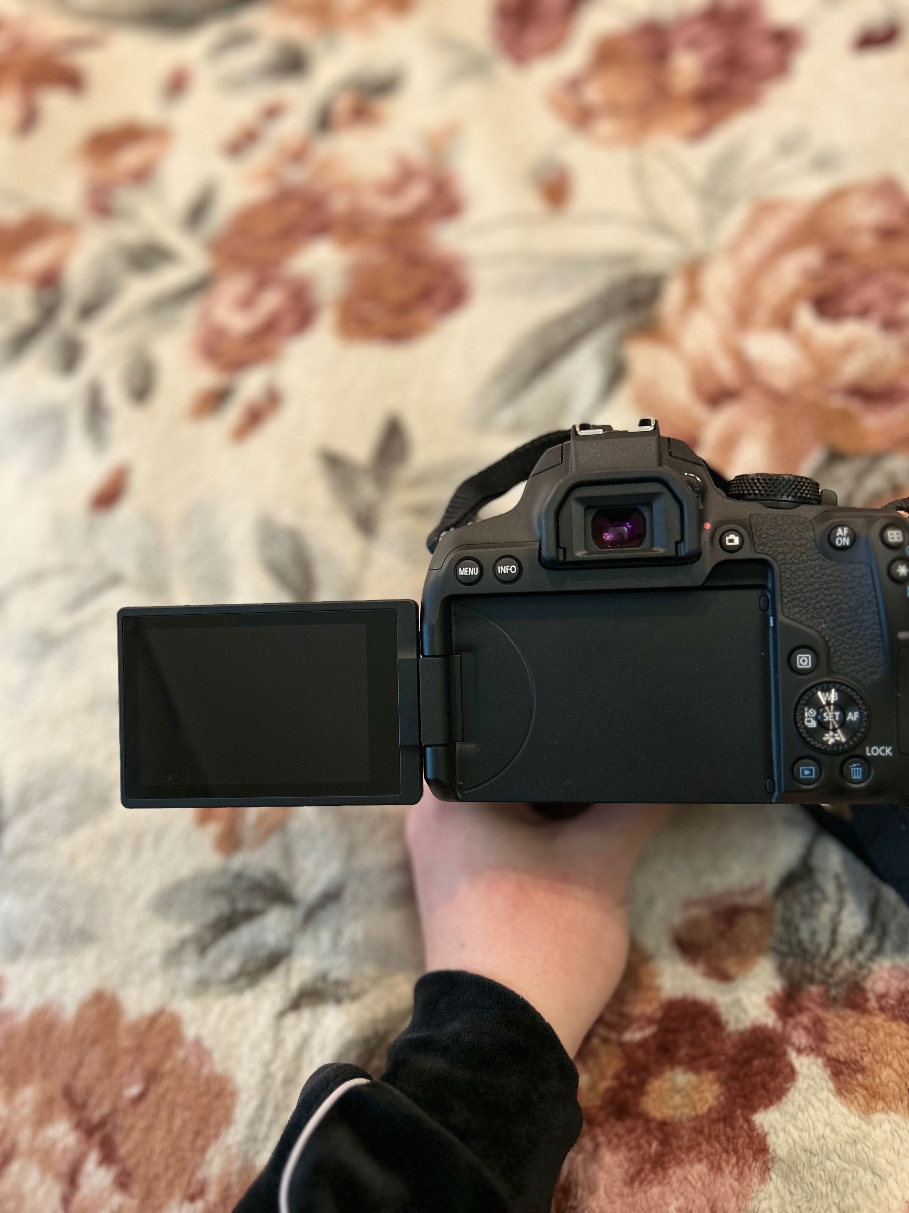 Canon 850d, идеальное состояние.