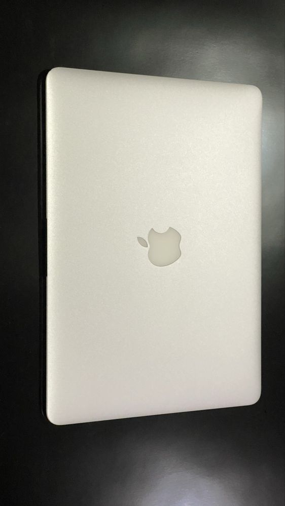 MacBook Air "Core i5" 1.6 13" (Early 2015) Air