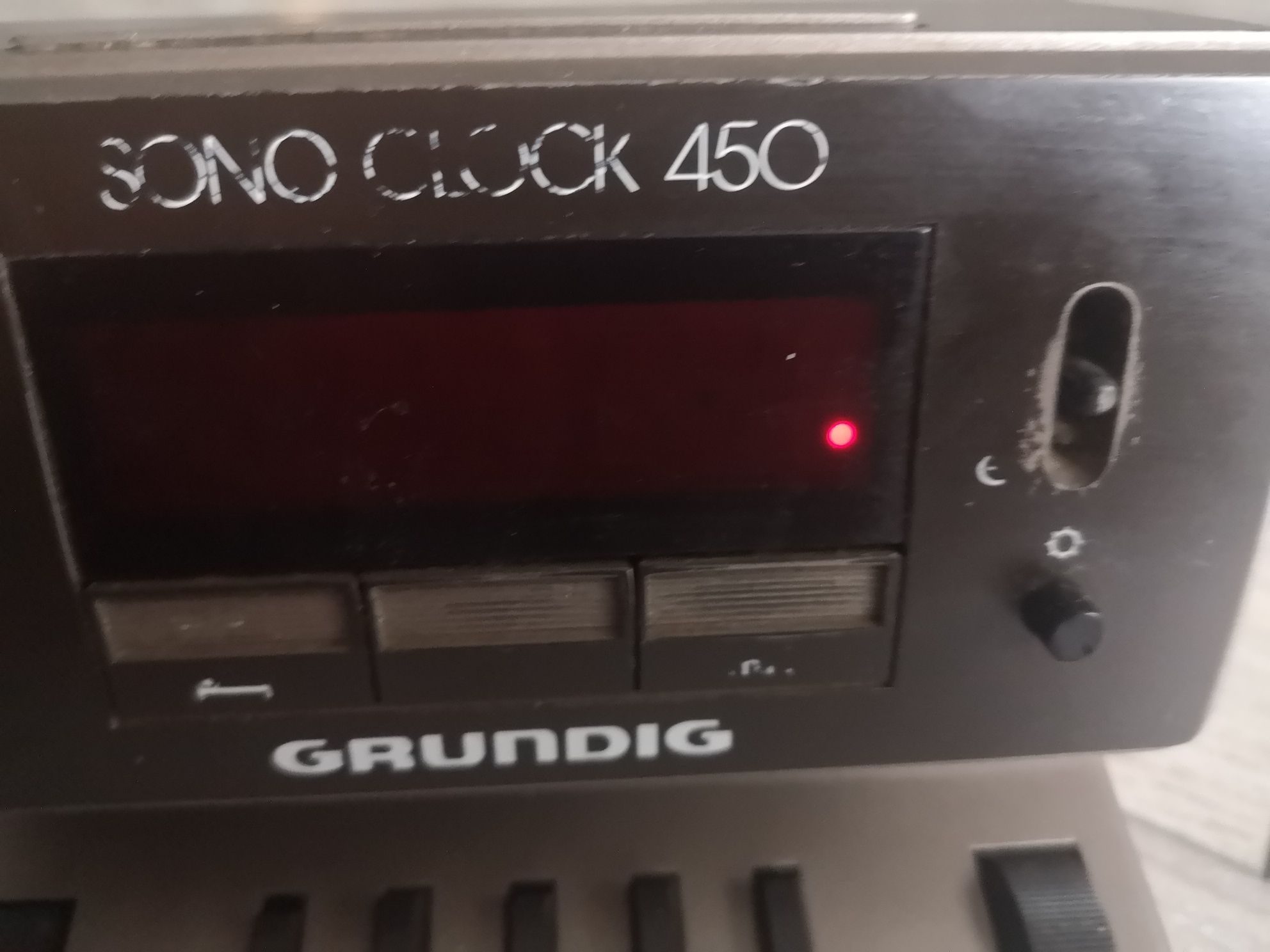 Radio budzik Grundig sono clock 450.