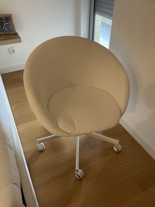 Cadeira IKEA branca