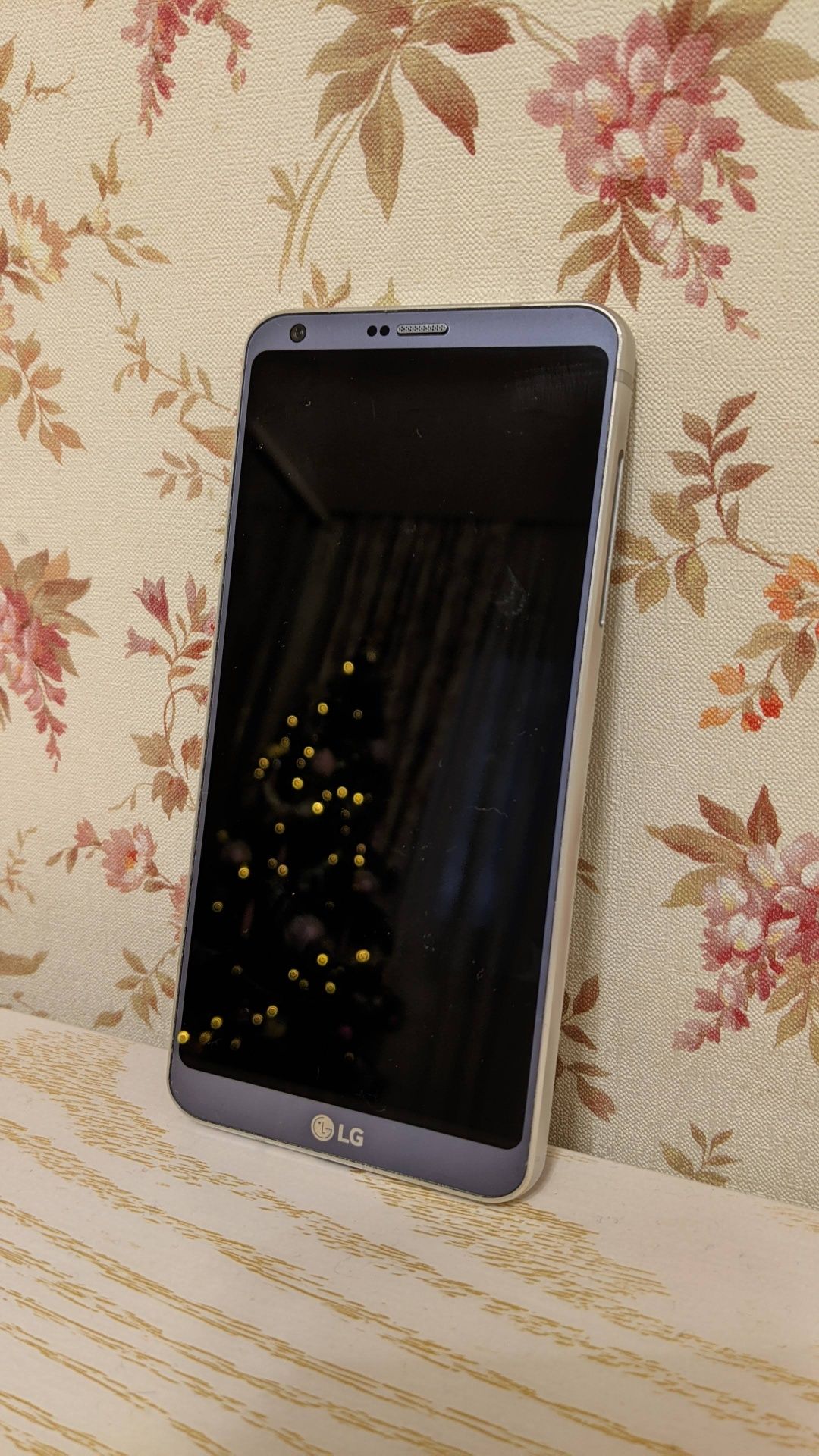 Продам LG G 6 (vs 988)