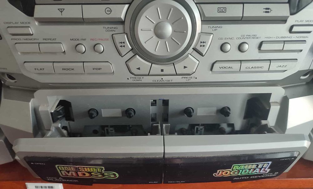 Центр музыкальный LG