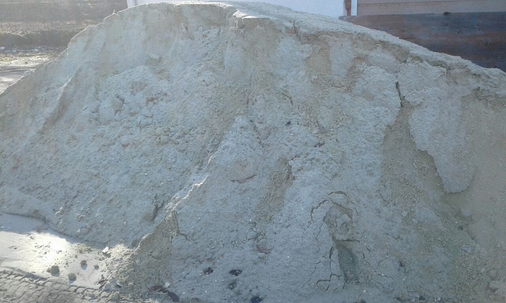 Щебінь. Пісок. Цемент. Вапно. малими партіями від 1м кубічного