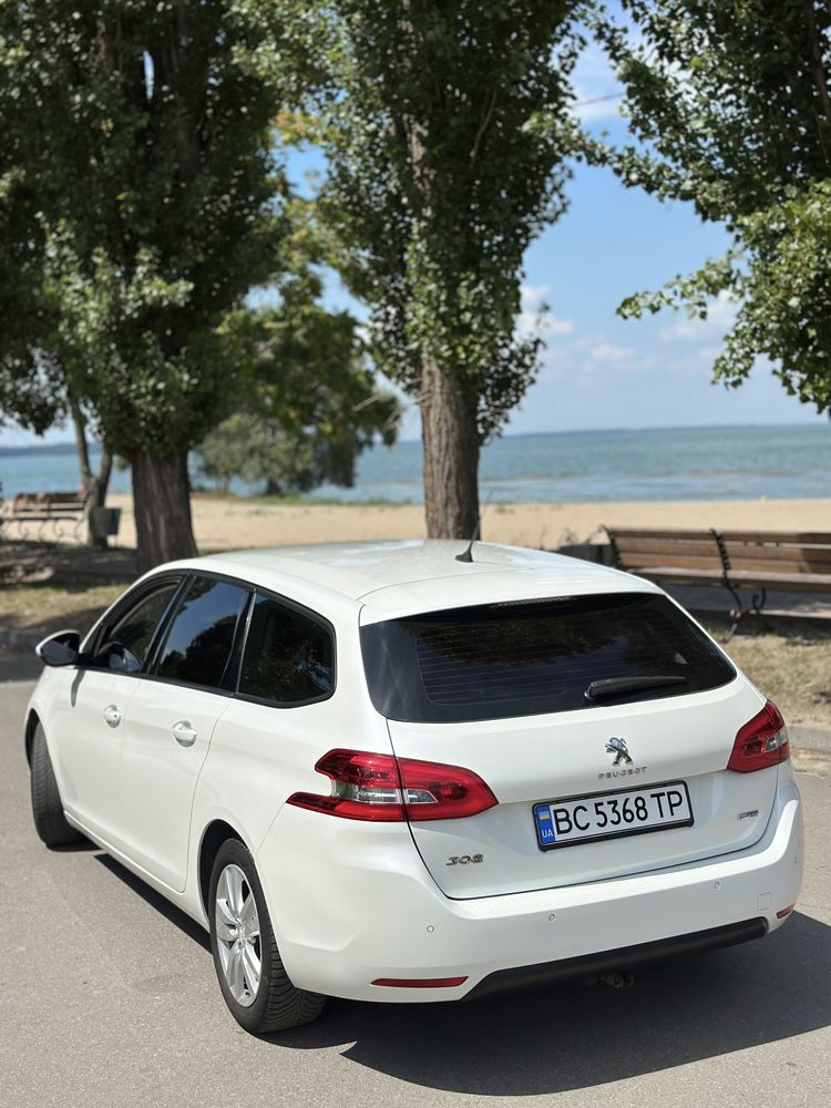 Продам PEUGEOT 308 2015