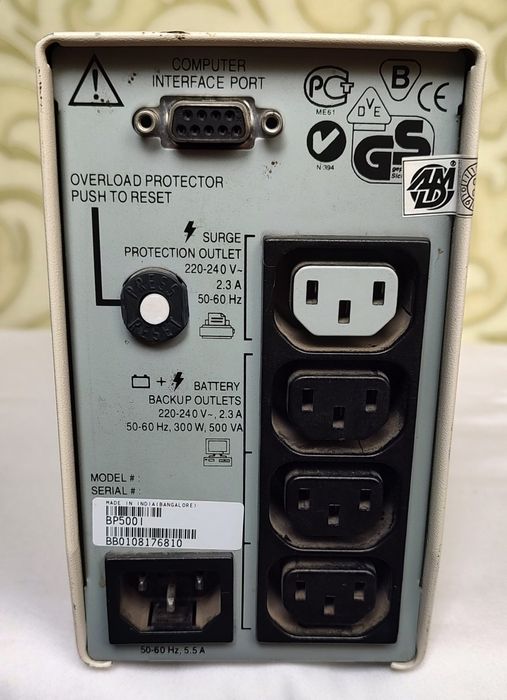 Безперебійне живлення (ДБЖ) з акумуляторами APC Back-UPS RS 500 / AVR