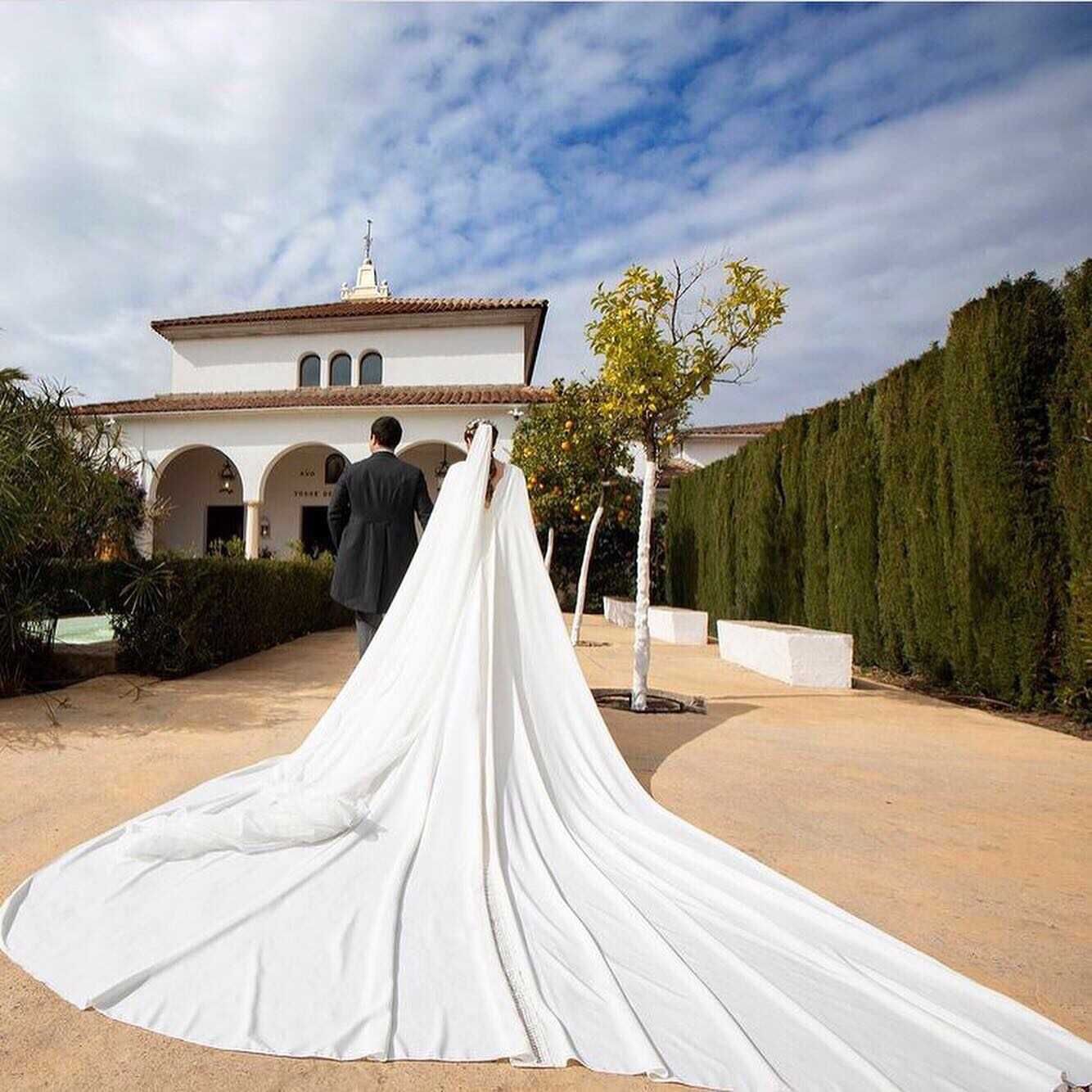 Capa para noivas Vestido de noiva