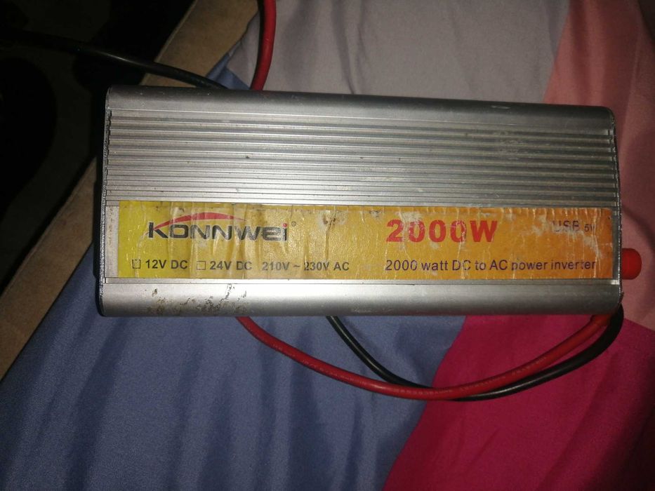 Автомобильный инвертор 12-220 2000W Konnwei