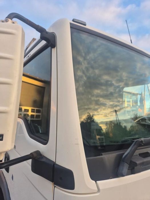 Narożnik szyby listwa osłona słupka kabiny RH MAN TGL TGM EURO 6