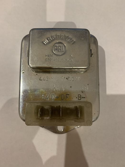 Реле Регулятор напряжения 14V