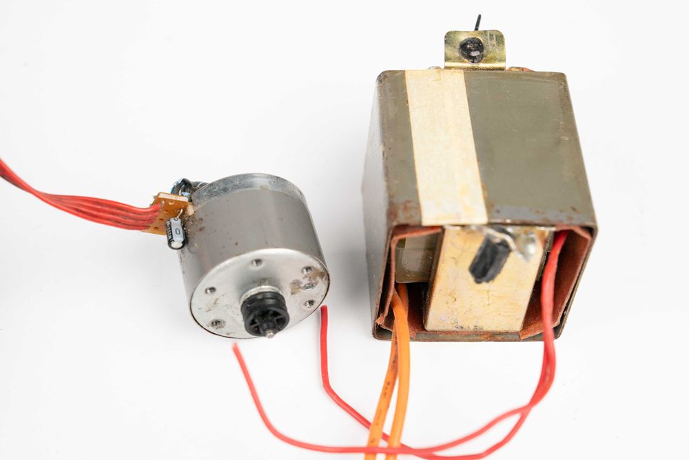 Стрічкопротяжний механізм ЛПМ від касетної магнітоли Philips AW 7324