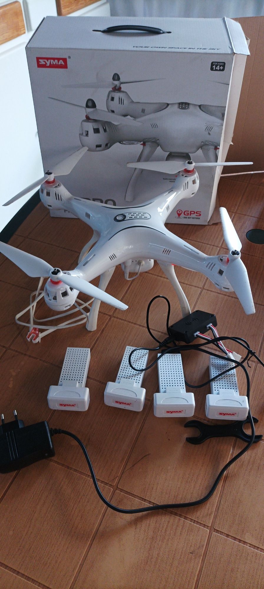 Dron Syma x8 używany zestaw