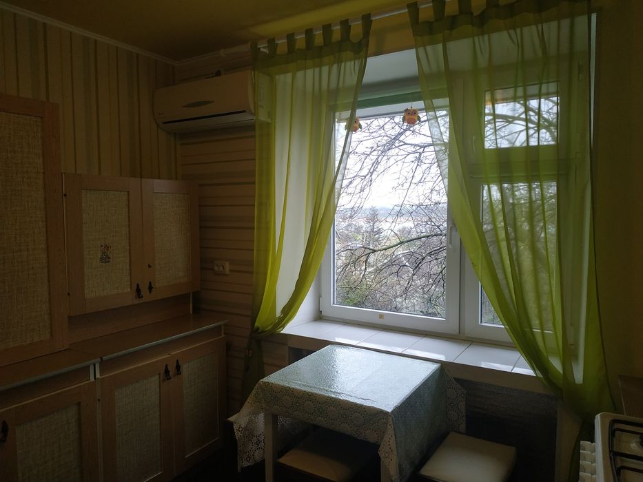 Посуточно 2 к.кв.  в Центральном районе 2+2 +1 +1