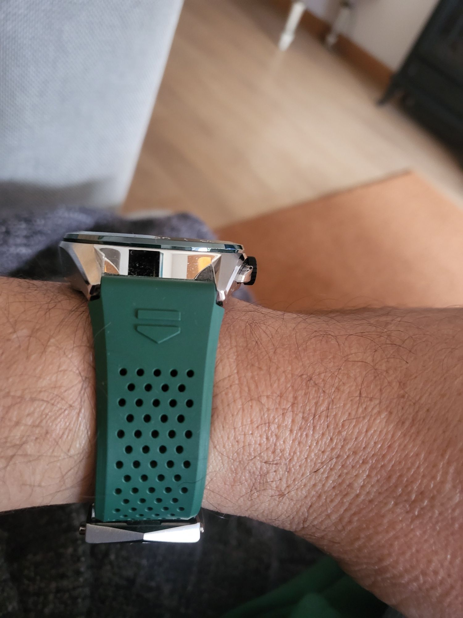 Tag Heuer cor verde exclusiva versão conneted E4 de 2024