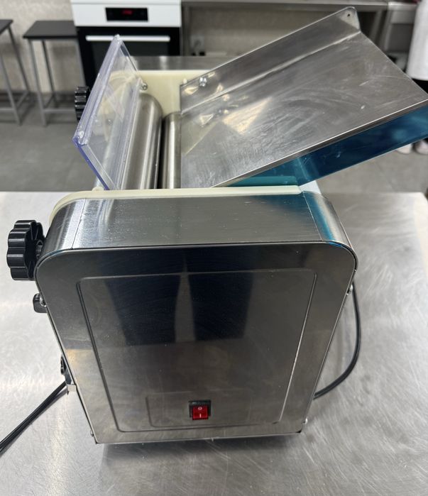 Тісторозкатка -лапшерізка