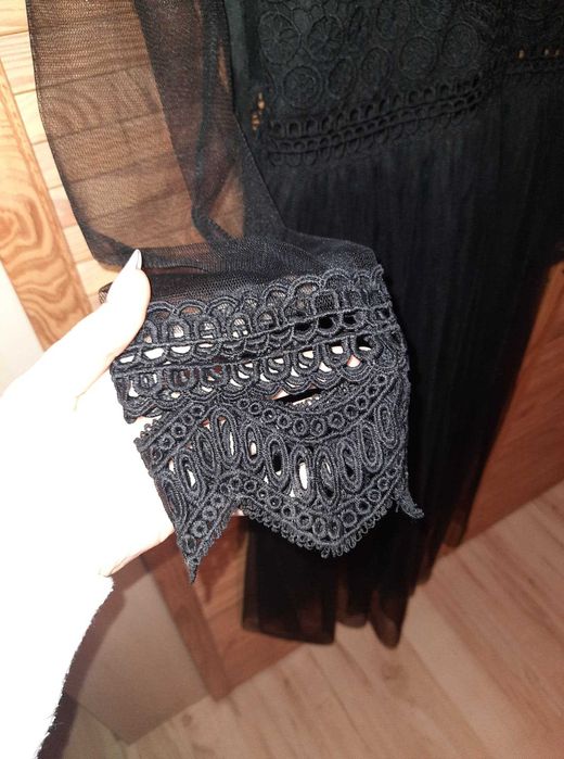 Sukienka czarna koktajlowa