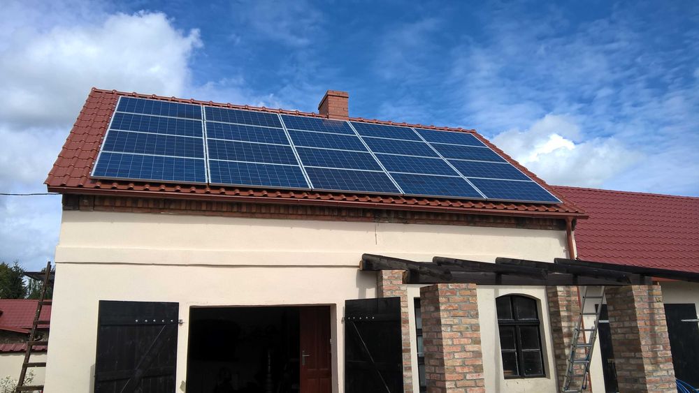Instalacja fotowoltaiczna 9,76 kW z magazynem 15,36 kWh, montaż
