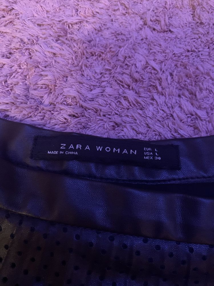 Спідниця Zara у розмірі L