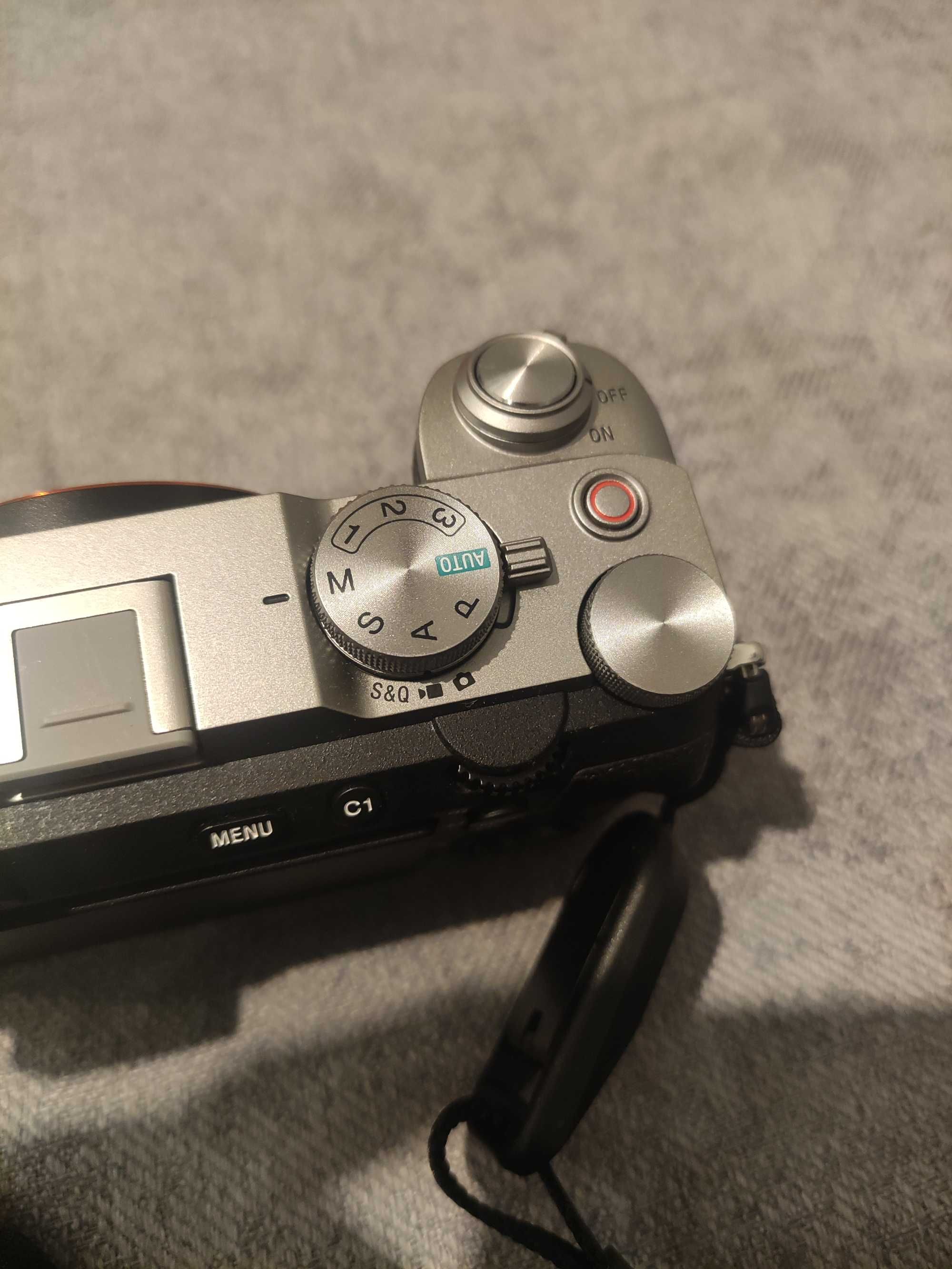 Sony A7C II aparat.