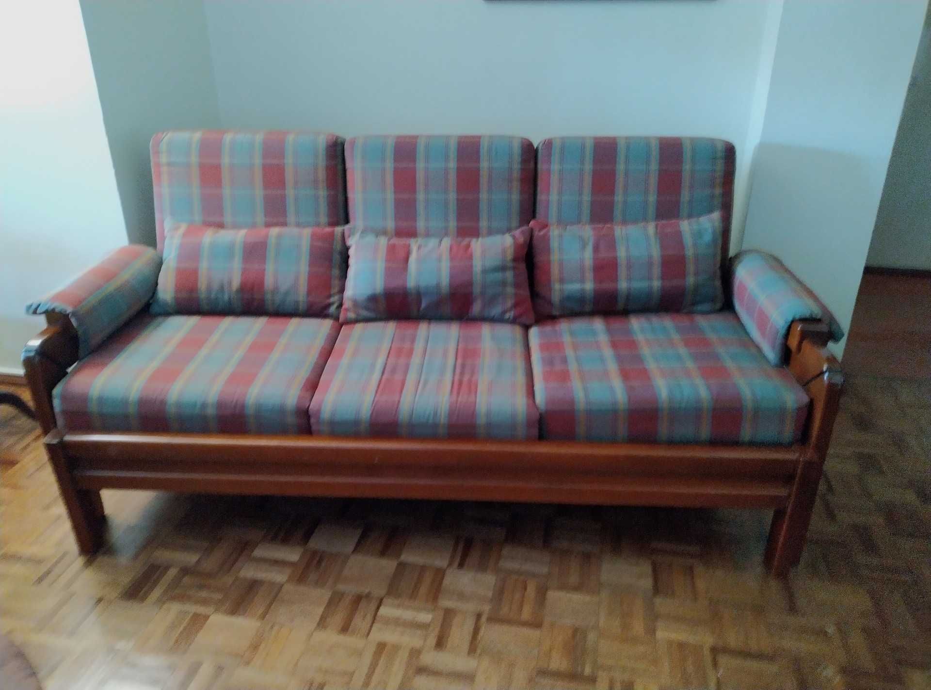 Sofá / cama em ótimo estado em madeira maciça de almofadas laváveis