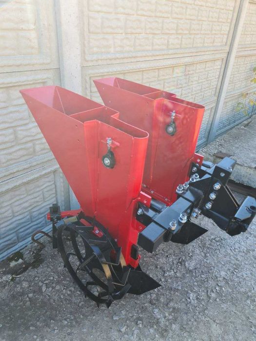 Часникосаджалка мотоблочна навісна ланцюгова рядна саджалка часнику