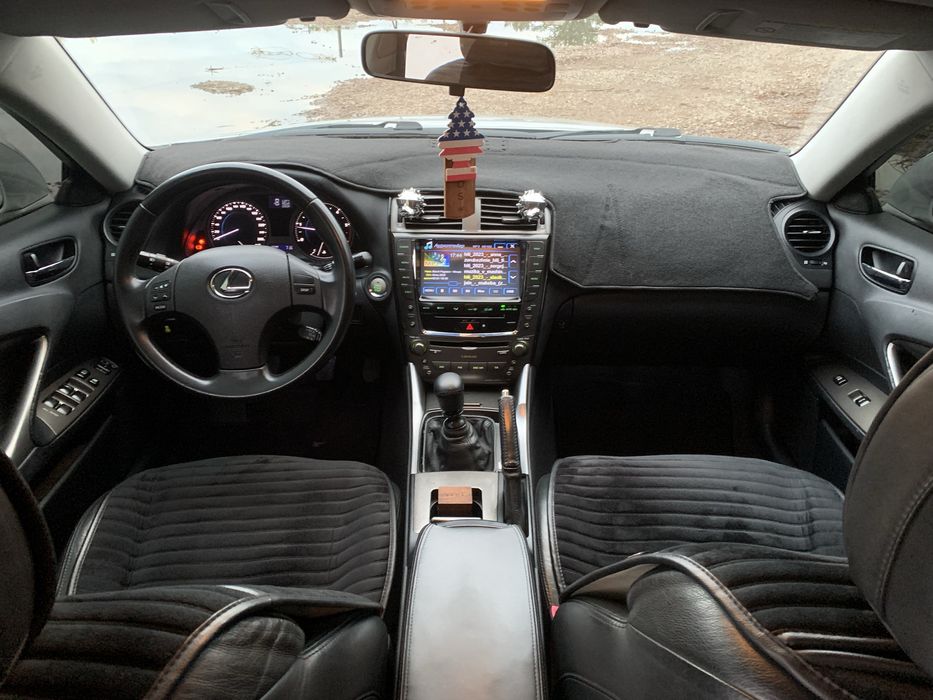 Продам Lexus IS