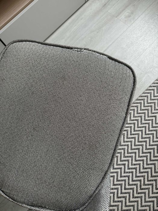 2 krzesła muszelka PRL po renowacji (do odświeżenia)