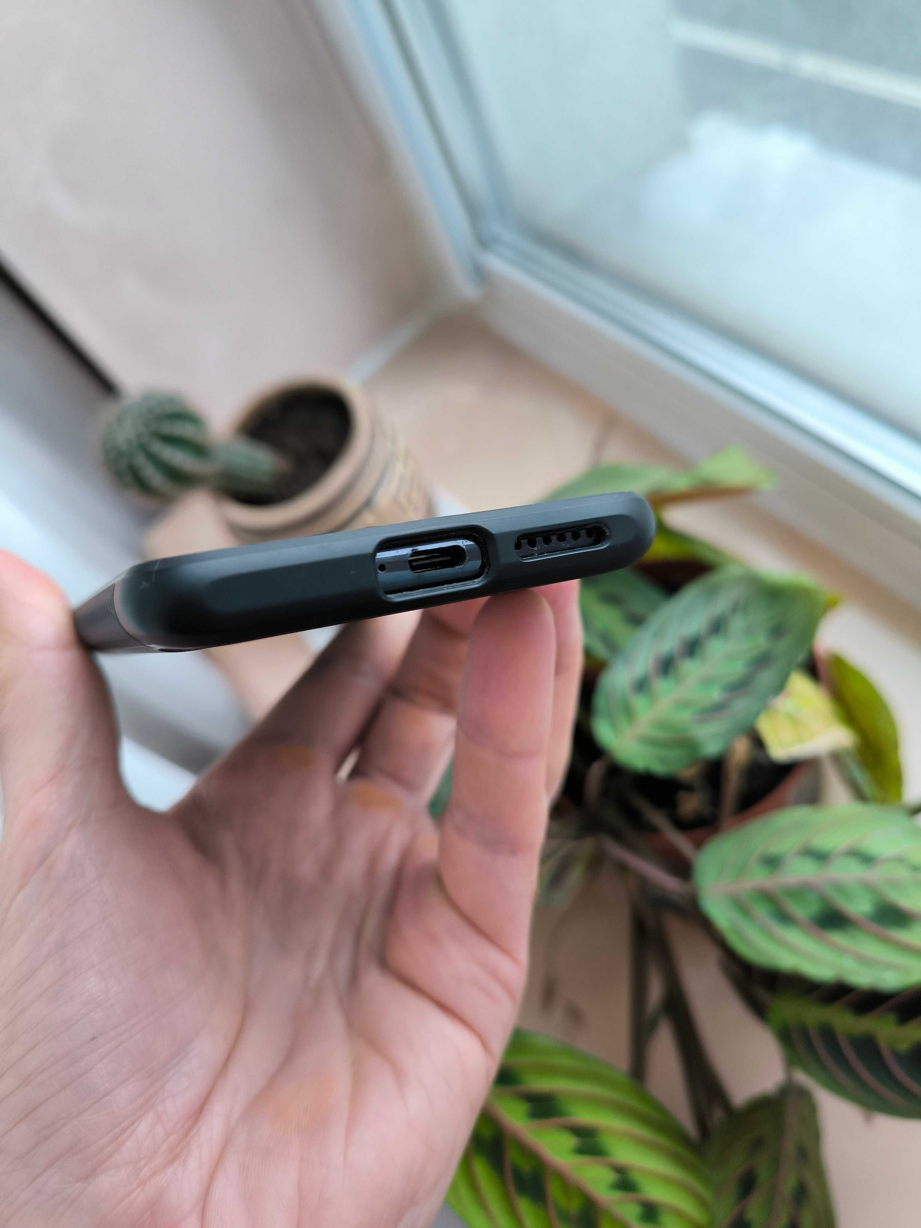 Бампер Spigen Rugged Armor для Xiaomi 11T/11T Pro
